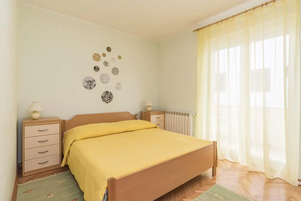 אומאג Alto Apartments